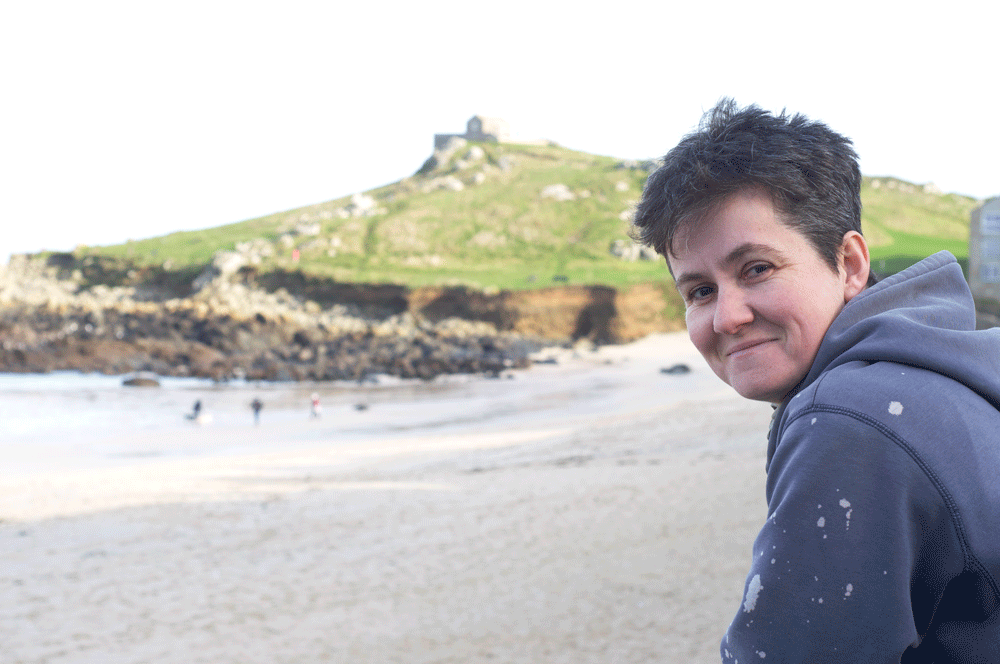 Lucie-bray-photo with the island st ives in the background